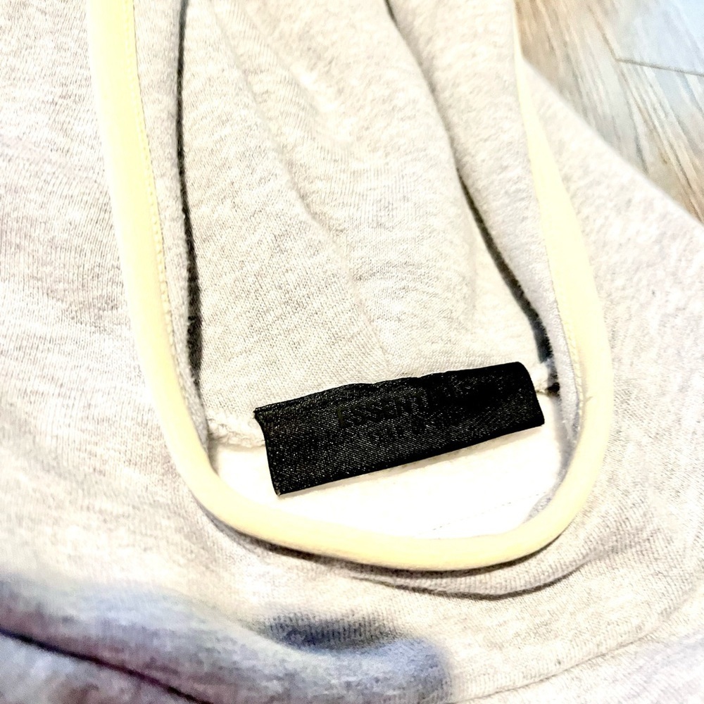 Fear of God Essentials Men’s front and back logo patch grey hoodie XS Gray Rare - Picture 3 of 7